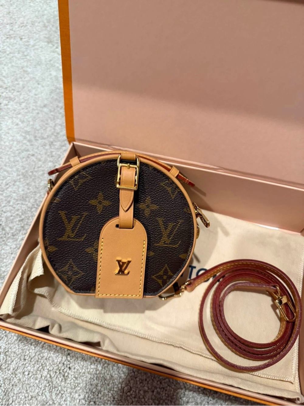 Louis Vuitton mini Boite chapeau bag